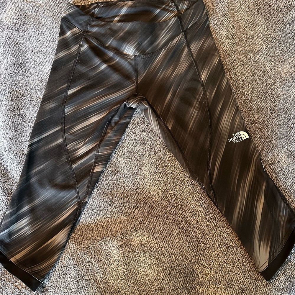The North Face Women's Black and Gray Patterned Leggings